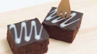 BRZO I SLASNO: Sočni čokoladni kolač s grizom
